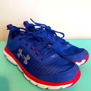 Very Good Used Condition Under Armor Boys Running Shoes Blue Size 6